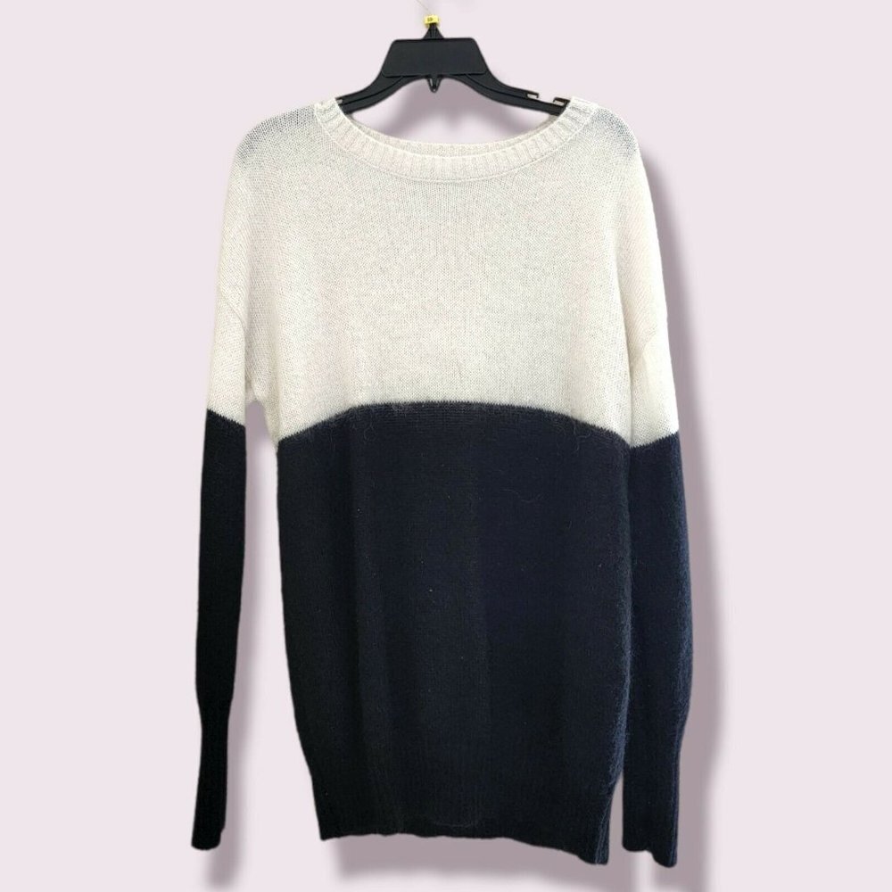 Women's Gap mohair blend sz M Black & White 2 Tone Sweater Size M‎